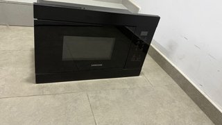 Microondas Samsung MG22M8054AK para piezas