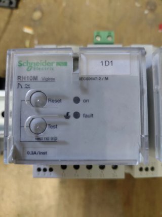 Relé Diferencial Schneider RH10M