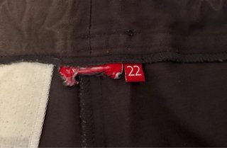 Pantalón uniforme Regina Mundi Talla 22 de niña.