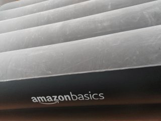 Colchón hinchable Amazon Basics