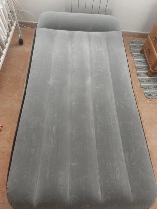 Colchón hinchable Amazon Basics