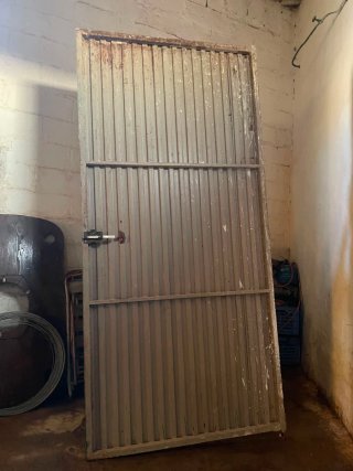Puerta de 275 de ancho por 250 de alto