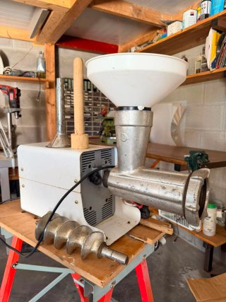 Picadora Carne Eléctrica Garhe 32