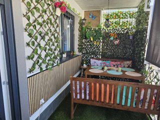 Conjunto jardín mesa y 2 bancos