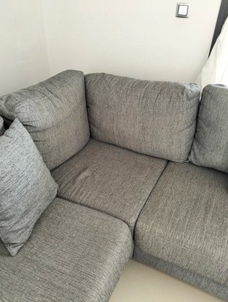 Sofá chaiselongue gris tela