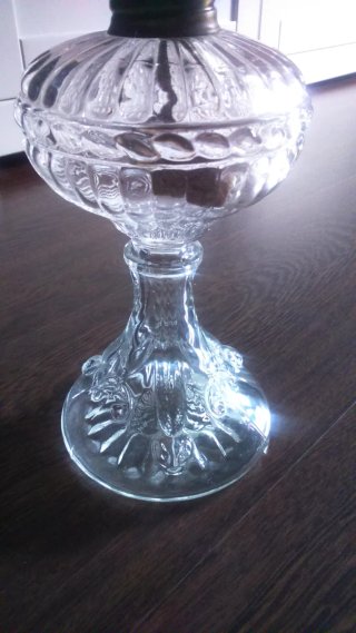 Quinquel antiguo de cristal tallado