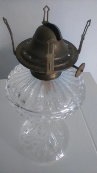 Quinquel antiguo de cristal tallado