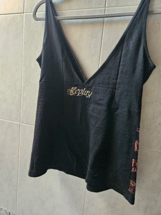 Top Replay Negro con Lentejuelas Doradas
