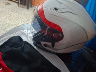 Casco de moto MT - Blanco y Rojo Talla M