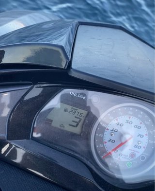 Moto de agua averiada
