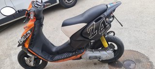 Beta Ark Scooter Naranja y Negra
