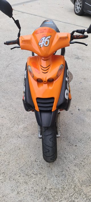 Beta Ark Scooter Naranja y Negra