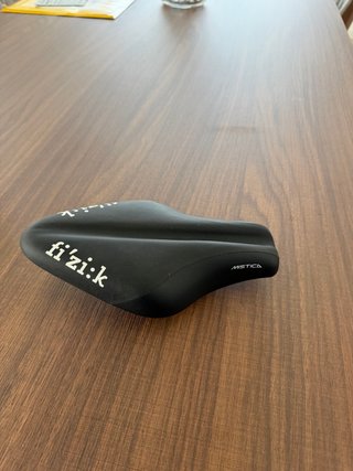 Sillín Triatlón Fizik MISTICA Negro