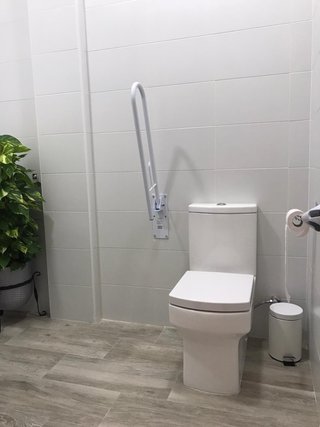 Alquiler de peluquería, estética, masajista