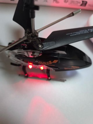 Helicóptero RC SYMA Q20 comando 8+