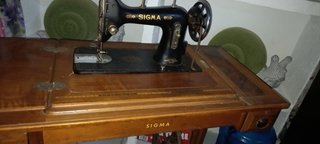 Máquina de coser SIGMA con mueble