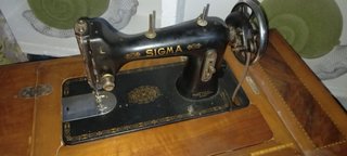 Máquina de coser SIGMA con mueble