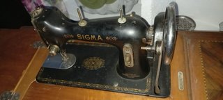 Máquina de coser SIGMA con mueble