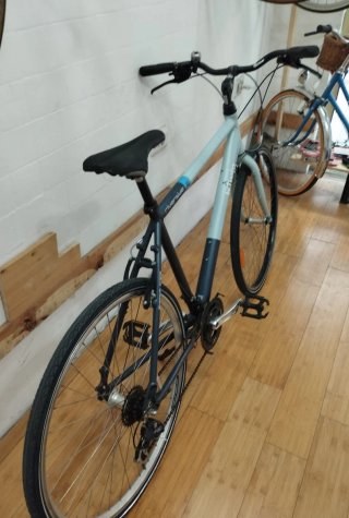 Bicicleta Híbrida Aluminio 700