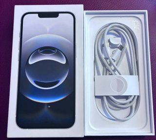 iPhone 16 128GB Plata/Blanco A3409 sólo uosado 6 m