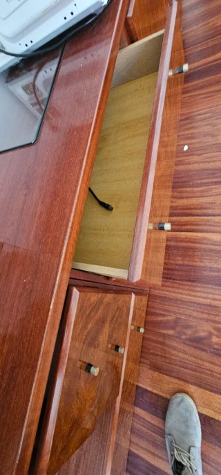 Mueble de salón con vitrina