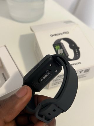 Samsung Galaxy Fit 3 Smartwatch Negro, correa gris