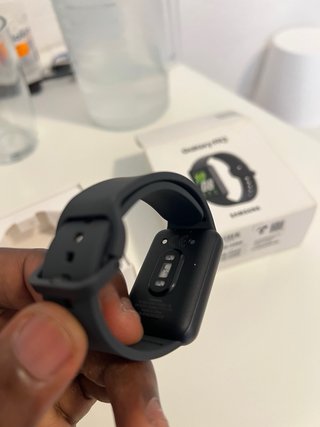 Samsung Galaxy Fit 3 Smartwatch Negro, correa gris