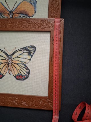 2 cuadros mariposas en punto de cruz