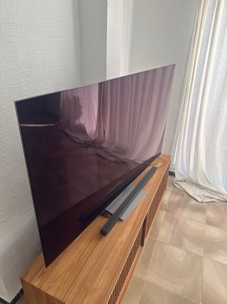 Televisor Samsung S90D 65” Negro con soundbar