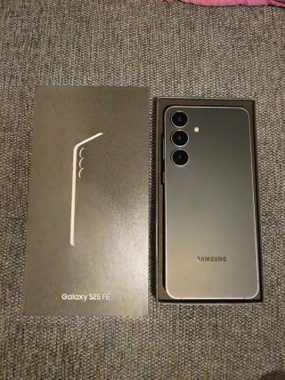 Samsung Galaxy S25 FE. Casi Nuevo