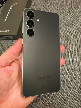 Samsung Galaxy S25 FE. Casi Nuevo