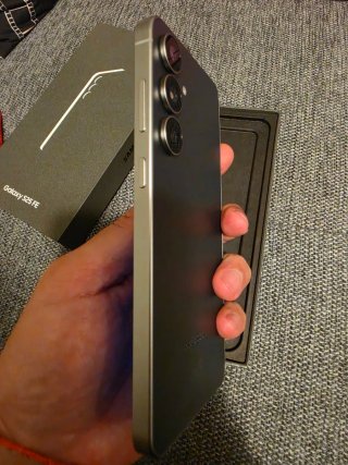 Samsung Galaxy S25 FE. Casi Nuevo