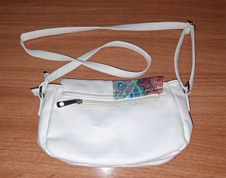 Bolso bandolera blanco y multicolor