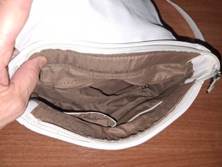 Bolso bandolera blanco y multicolor