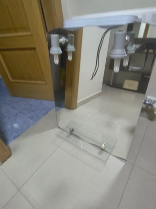 Espejo de baño con luces y repisa