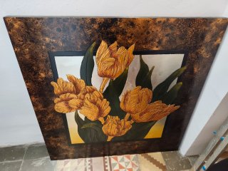 Cuadro de tulipanes dorados