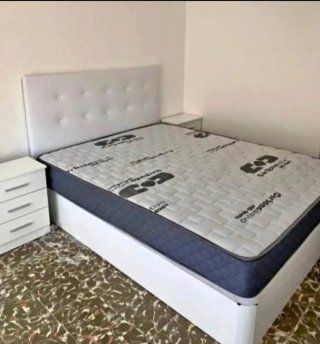 Camas y armarios