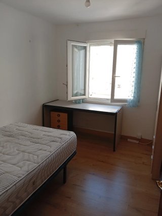 Habitación para mujer trabajadora