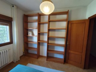 Estantería de madera marrón Precio algo negociable
