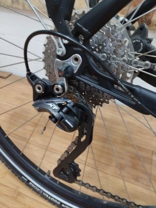Bicicleta Kross Híbrida Trekking 700