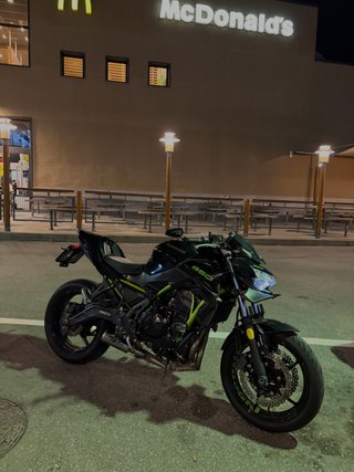 Kawasaki  z650  2022