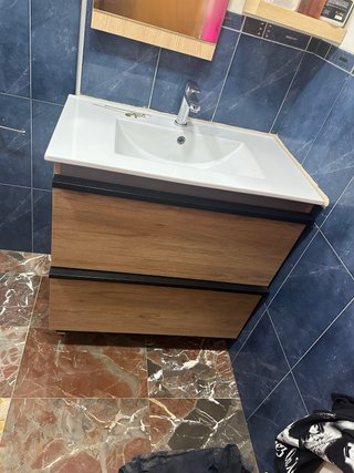 Mueble de baño madera y negro