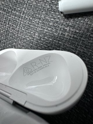 Apple AirPods 4, Auriculares inalámbricos W5J6LR