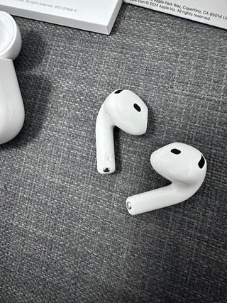 Apple AirPods 4, Auriculares inalámbricos W5J6LR