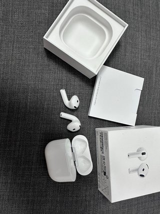 Apple AirPods 4, Auriculares inalámbricos W5J6LR