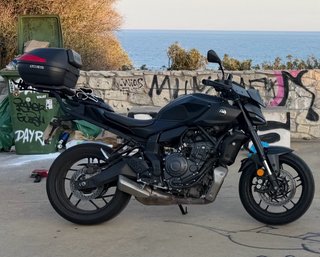 Yamaha MT-07 Naked Negra 2025