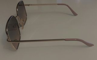Gafas de sol cuadradas rosas Alain Afflelou