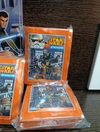 300 Sobres Cromos Star Wars Rebels + 3 Álbumes