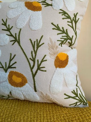 Set 2Ud.Fundas Cojínes.Bordados Flores Margaritas