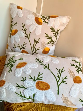 Set 2Ud.Fundas Cojínes.Bordados Flores Margaritas